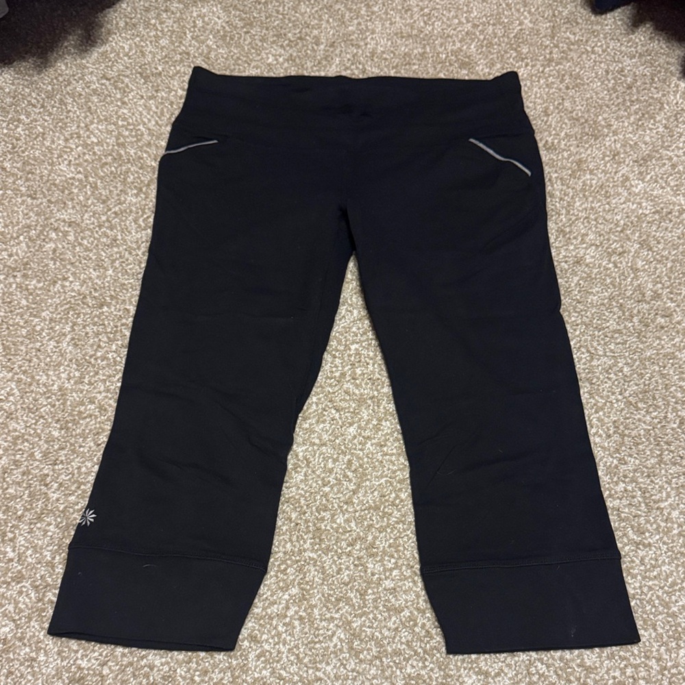 Athleta cropped Black Leggings